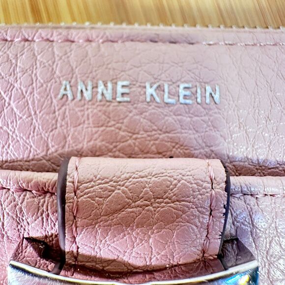 Ann Klein Zip up Leather wallet - Picture 3 of 12